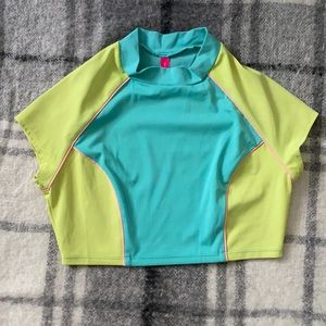 Cropped rash guard